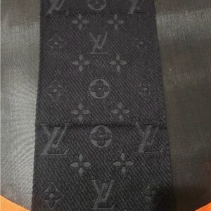 Louis Vuitton Black Monogram Scarf